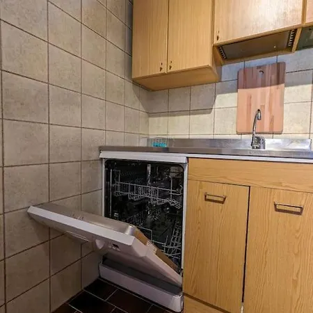 Fronte Pista Apartman *